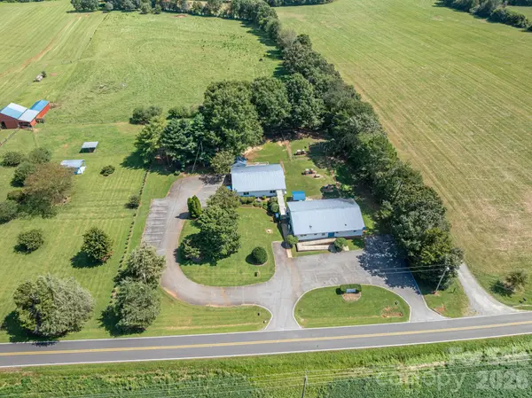 2482 June Bug RD, Vale, NC 28168