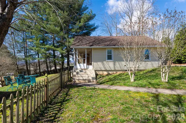 203 Pine ST, Candler, NC 28715