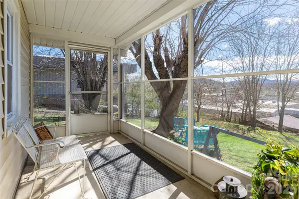 203 Pine ST, Candler, NC 28715