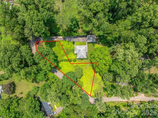 99999 W Skyland CIR #2-3, Asheville, NC 28804