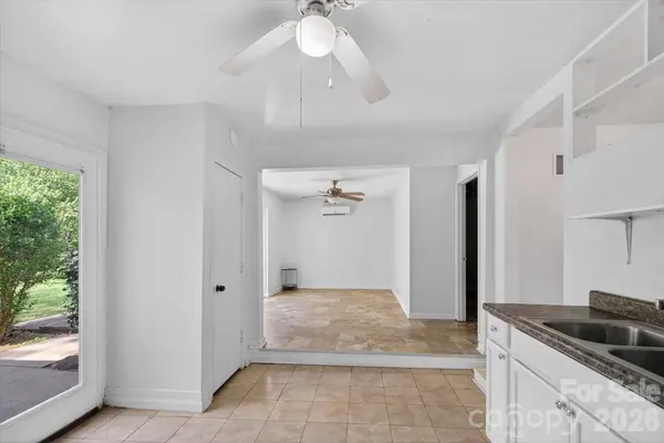 209 Edgewood DR, Wingate, NC 28174
