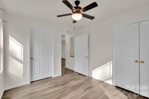 372 E Mills AVE, Mooresville, NC 28115