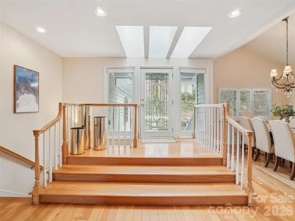 38 Highland Pointe DR, Weaverville, NC 28787