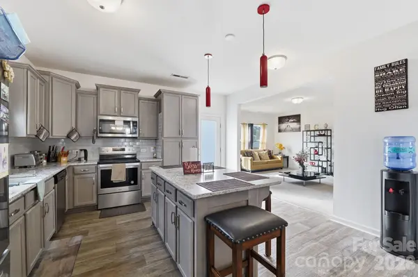 5126 Saddleback DR, Mount Holly, NC 28120