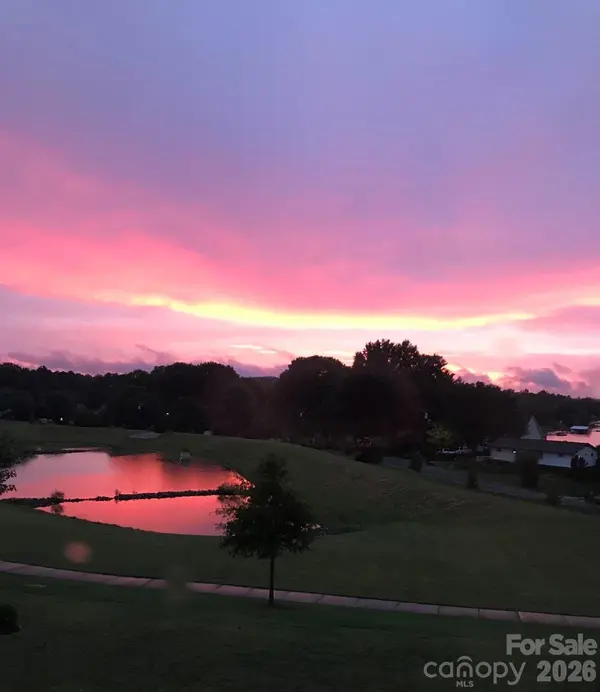 108 Heron Cove LOOP #62, Mooresville, NC 28117