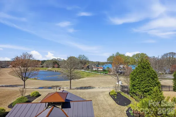 108 Heron Cove LOOP #62, Mooresville, NC 28117