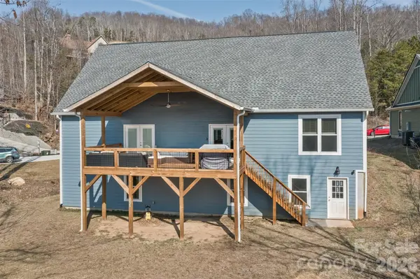 46 Carden DR #10, Weaverville, NC 28787