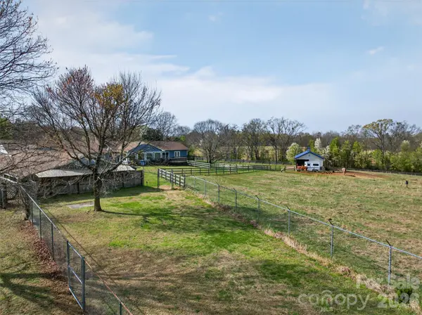 341 Ridings RD, Chesnee, SC 29323