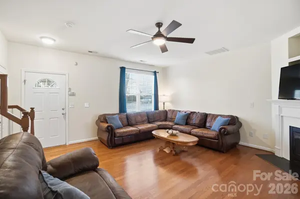 8422 Chaceview CT, Charlotte, NC 28269