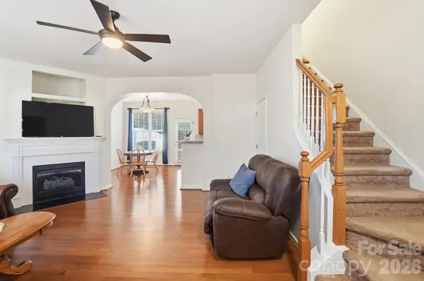 8422 Chaceview CT, Charlotte, NC 28269