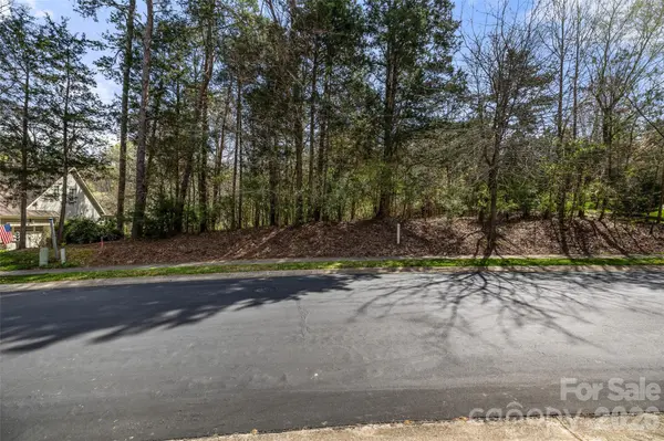 12615 Burr Oak LN, Charlotte, NC 28278