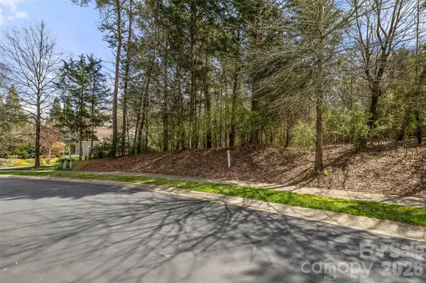 12615 Burr Oak LN, Charlotte, NC 28278