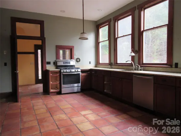 373 Shumont RD, Black Mountain, NC 28711