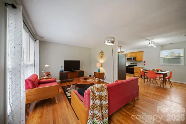 26 Cedar Hill RD, Asheville, NC 28806
