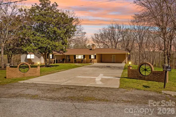 5075 Lakeview DR, Salisbury, NC 28147