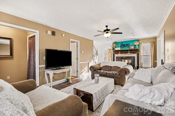 1162 Crestmont DR SE, Concord, NC 28025