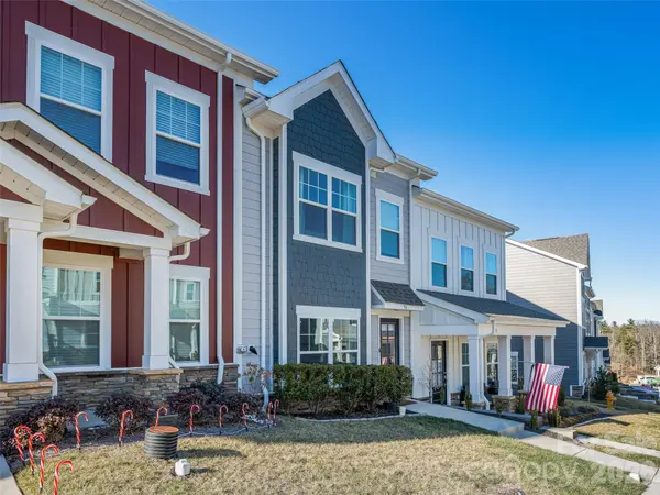 56 Walnut Springs DR, Asheville, NC 28804