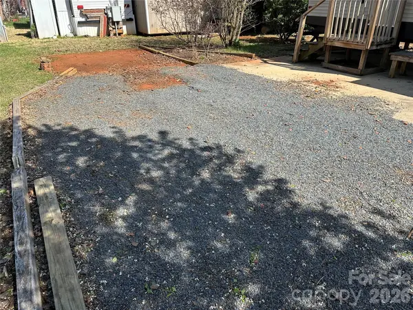 109 Gregory DR, New London, NC 28127
