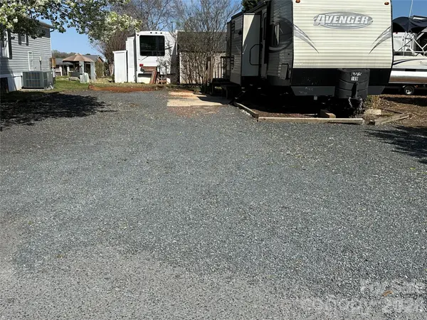 109 Gregory DR, New London, NC 28127