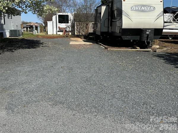 109 Gregory DR, New London, NC 28127