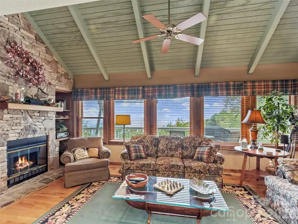 21 Ivy Ridge RD, Burnsville, NC 28714