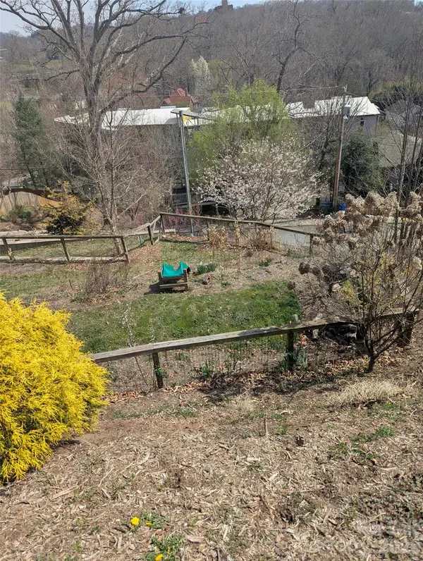 39 Jefferson DR, Asheville, NC 28801