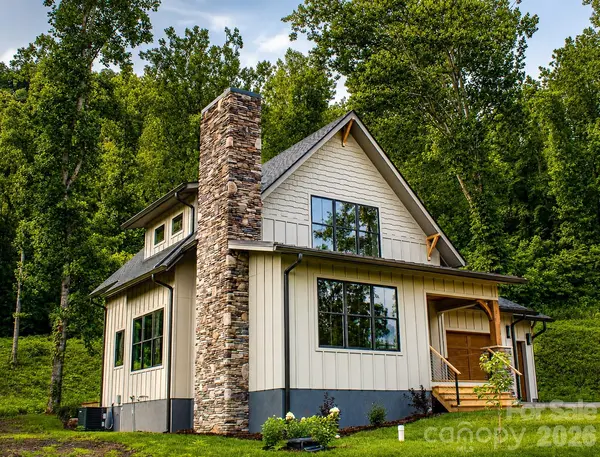 100 Bear Tree CV, Canton, NC 28716