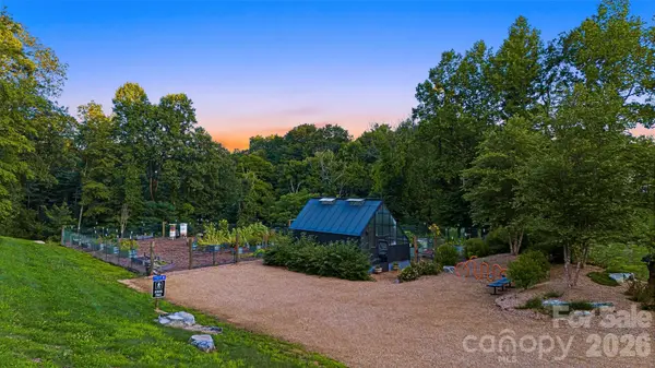 99 Spring Song LN #9, Fletcher, NC 28732