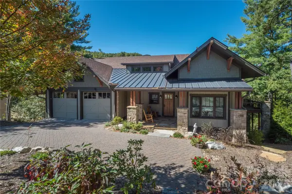 16 Panther Gap RD, Black Mountain, NC 28711