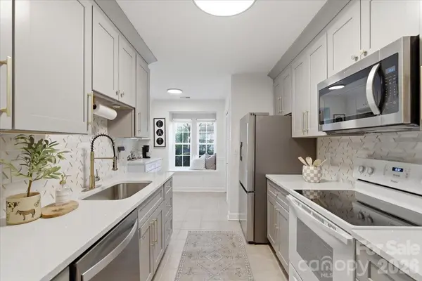 2705 New Hamlin WAY, Charlotte, NC 28210