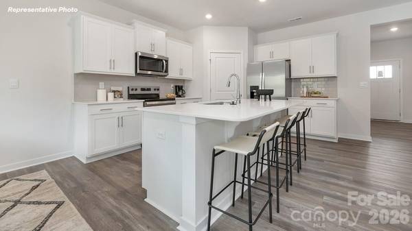 584 17th Avenue DR NE, Hickory, NC 28601