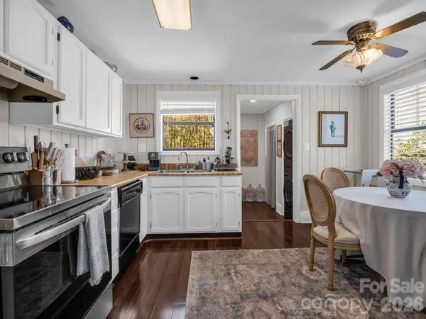 45 Lakeside Villas DR, Brevard, NC 28712