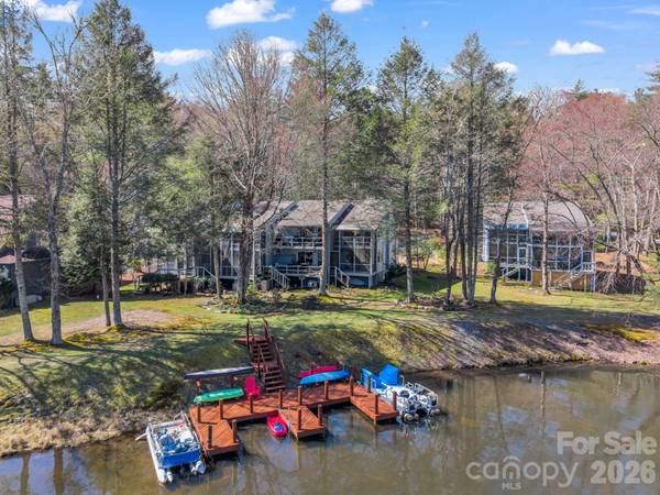 45 Lakeside Villas DR, Brevard, NC 28712