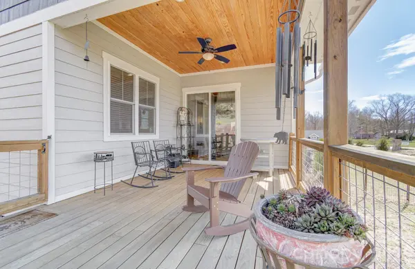 35 Cider Hill LN, Hendersonville, NC 28792