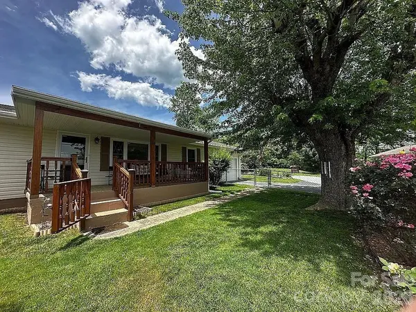 34 Sunset DR, Brevard, NC 28712