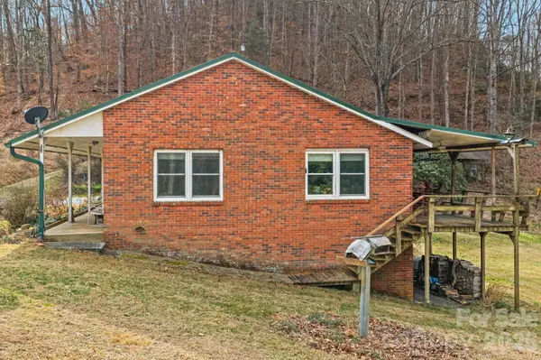 470 Ela LN, Bryson City, NC 28713