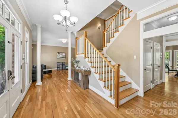 209 37th Avenue PL NW, Hickory, NC 28601
