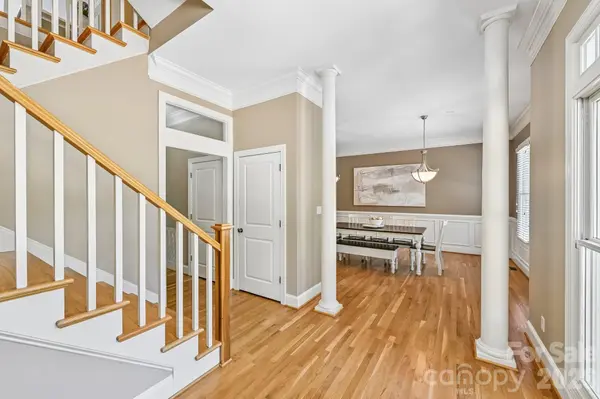 209 37th Avenue PL NW, Hickory, NC 28601