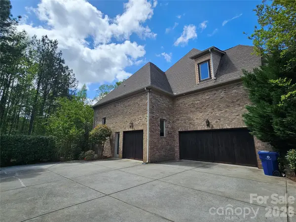 9222 Woodhall Lake DR, Waxhaw, NC 28173