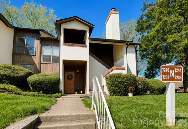 7236 Winery LN, Charlotte, NC 28227