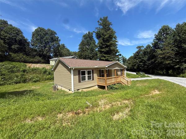 204 Oscelake WAY, Hendersonville, NC 28739