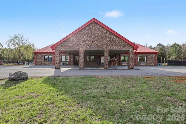 6490 Franz Warner Pkwy, Whitsett, NC 27377