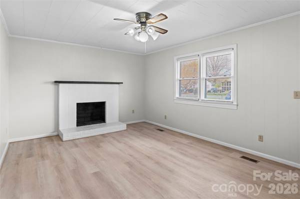 610 Nc 67 HWY, Boonville, NC 27011