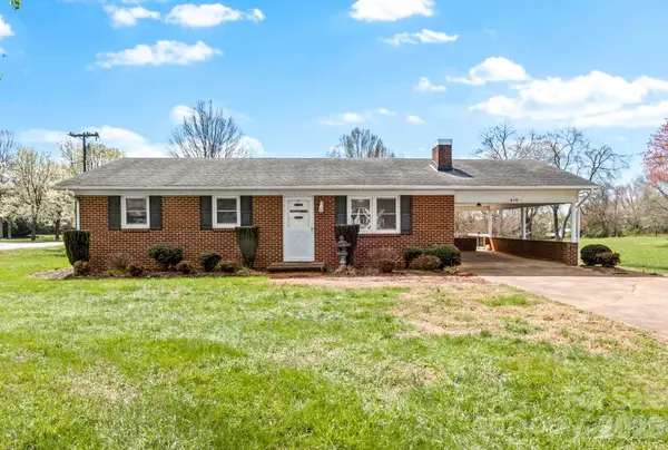 610 Nc 67 HWY, Boonville, NC 27011