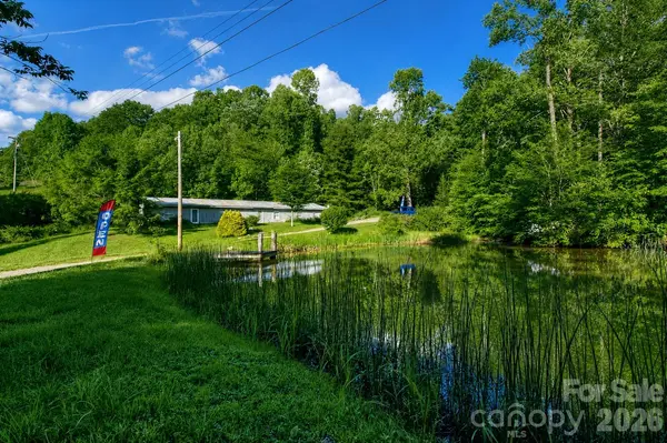 65 Blue Ridge Gem Mine RD, Little Switzerland, NC 28777
