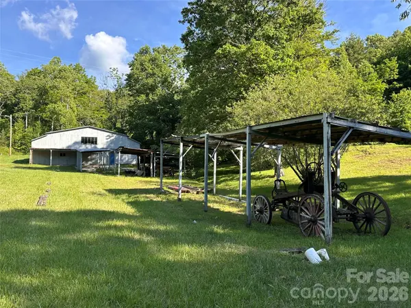 65 Blue Ridge Gem Mine RD, Little Switzerland, NC 28777
