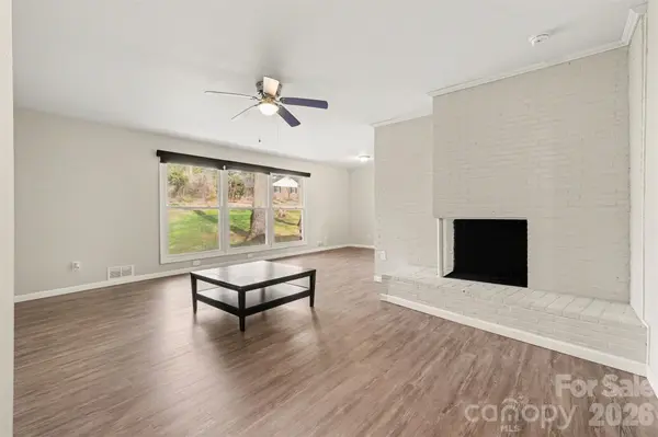 1548 Westbrook CIR, Gastonia, NC 28052