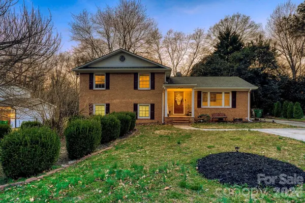 1315 Shady Bluff DR, Charlotte, NC 28211