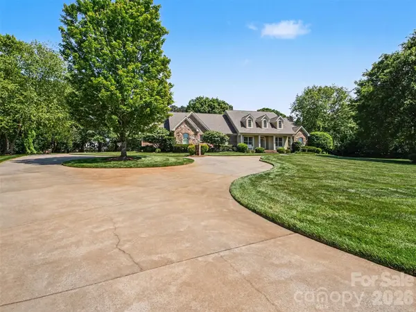 1422 Stone Gate DR, Shelby, NC 28150
