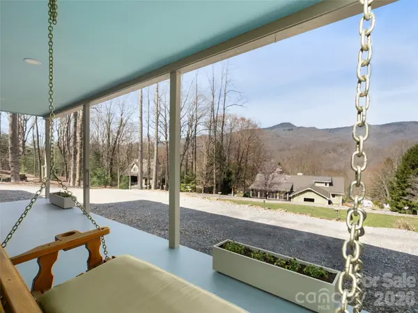 33 Freedom DR, Waynesville, NC 28786